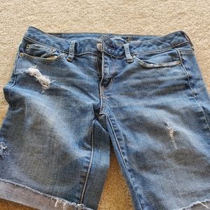 Bermuda jean shorts